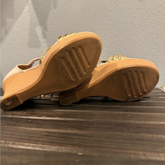 Unique style Wedge with tassels - Picture 3 of 6